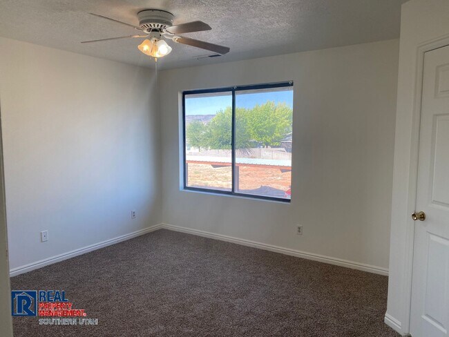 Building Photo - Townhome near Dixie State University