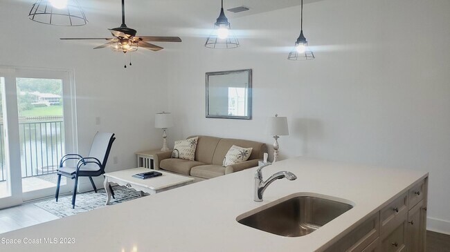 Building Photo - 933 Paddleboard Ct