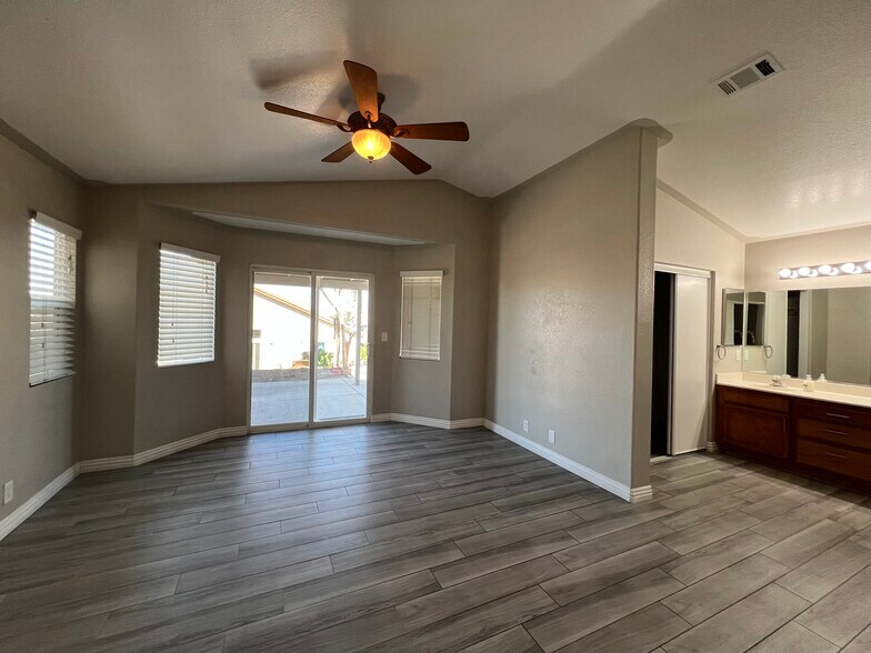 Master Bedroom - 9083 Powell Ave