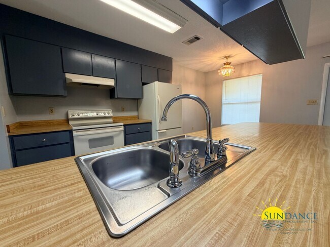 Building Photo - Comfortable 3BR Home in Fort Walton Beach Near Hurlburt Field & Eglin AFB!
