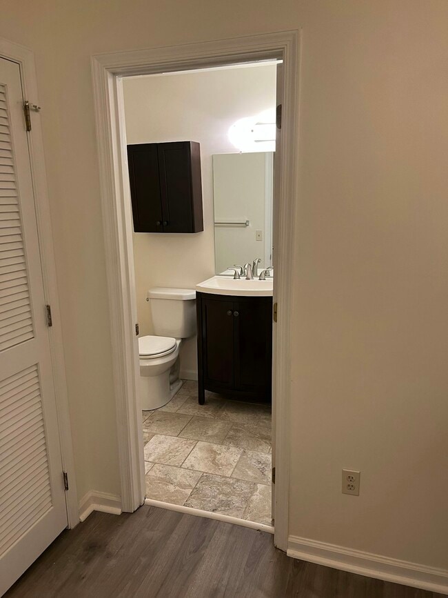 Building Photo - 5602 Drawbridge Ct
