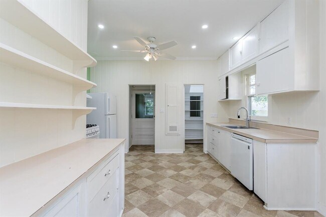 Building Photo - 1617 Branard St