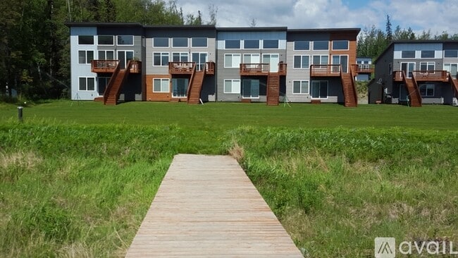 Building Photo - 2949 E Palmdale Dr