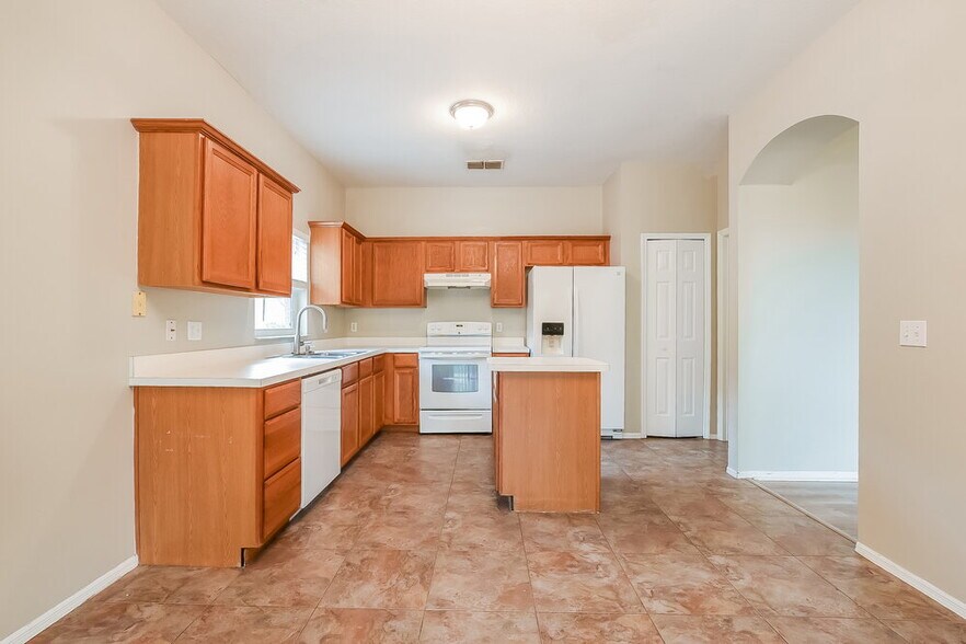 Building Photo - 1760 Sparkling Water Cir