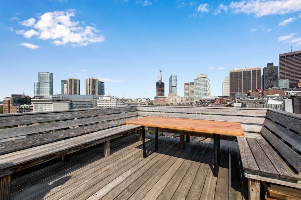 Building Photo - 37 Revere St