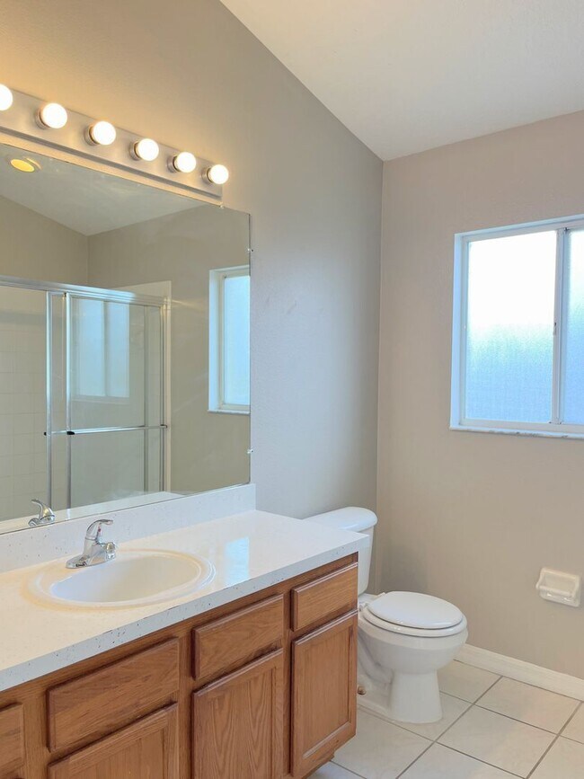 Building Photo - 509 Hillcrest Dr