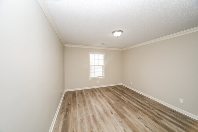 Building Photo - 6423 Cheyenne Dr