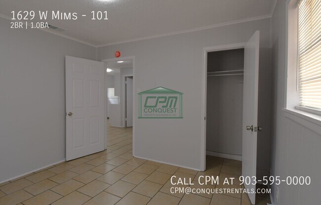 Building Photo - 1629 W Mims St