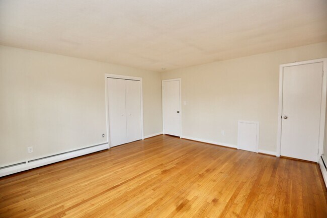 Building Photo - Ready 02-23-26!! Reserved Parking, Pet Friendly - Centrally Located Near Several Bases & Intersta...