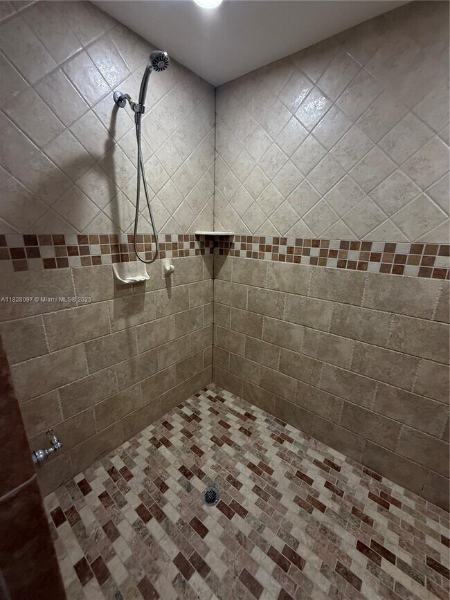 Building Photo - 4025 SW 14th Pl