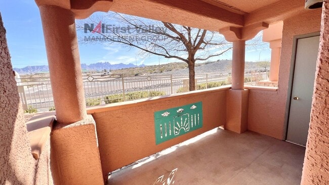 Building Photo - 2 Bedroom- 2 Bathroom Downstairs