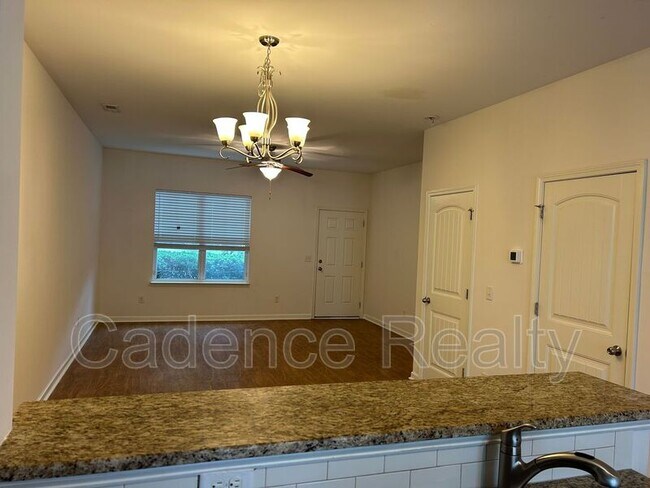 Building Photo - 204 Jordan Ln