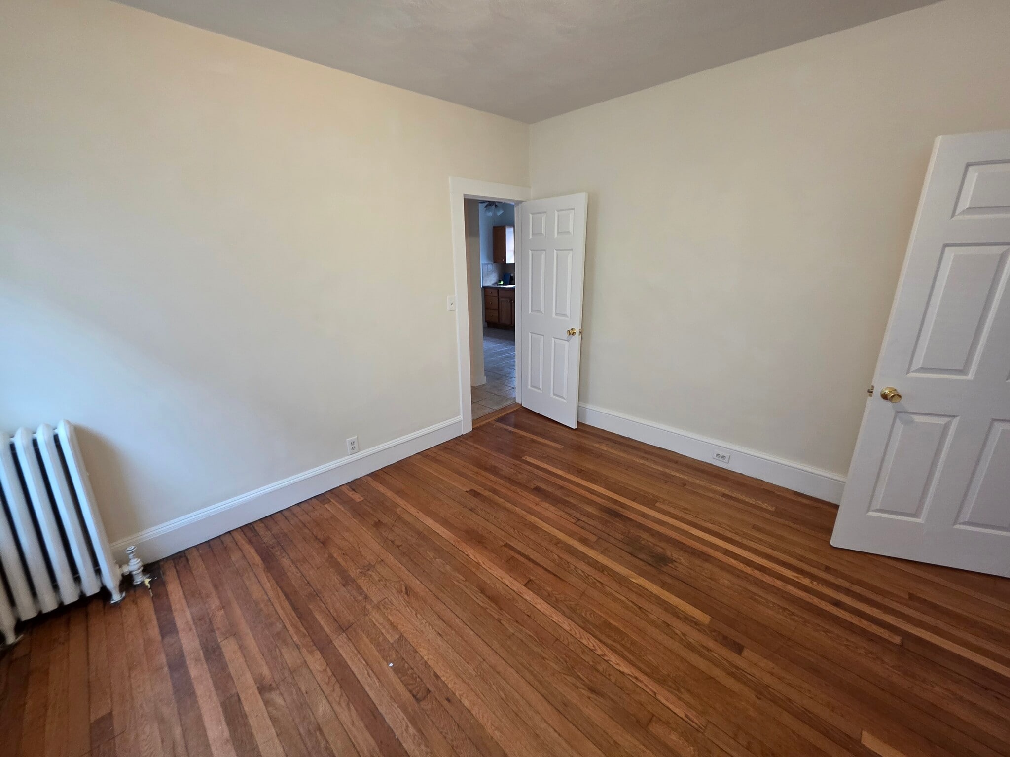 Building Photo - 1028 Fellsway