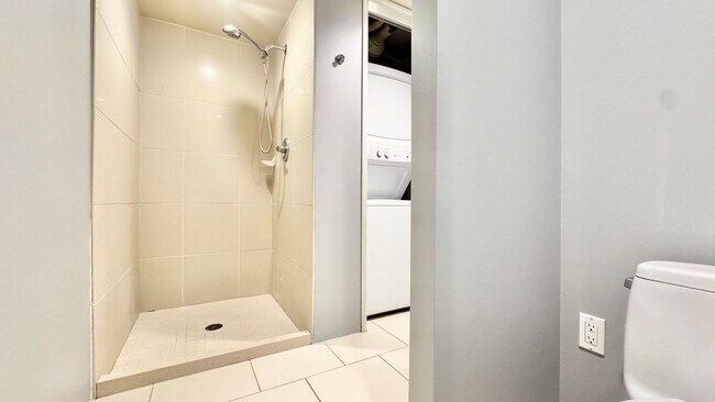 Building Photo - 2 BEDROOM CONDO UNIT IN CONVENIENT DOWNTOWN HONOLULU - CAPITOL PLACE