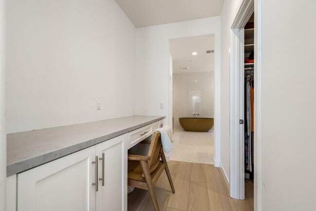Building Photo - 51726 Via Santero
