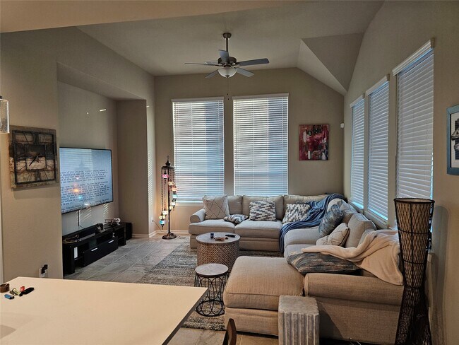 Building Photo - 9443 Starlight Oak Dr