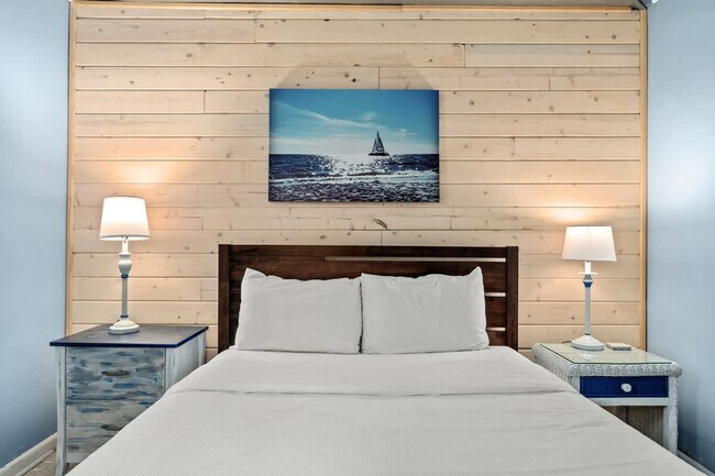 Building Photo - 9850 S Thomas Dr