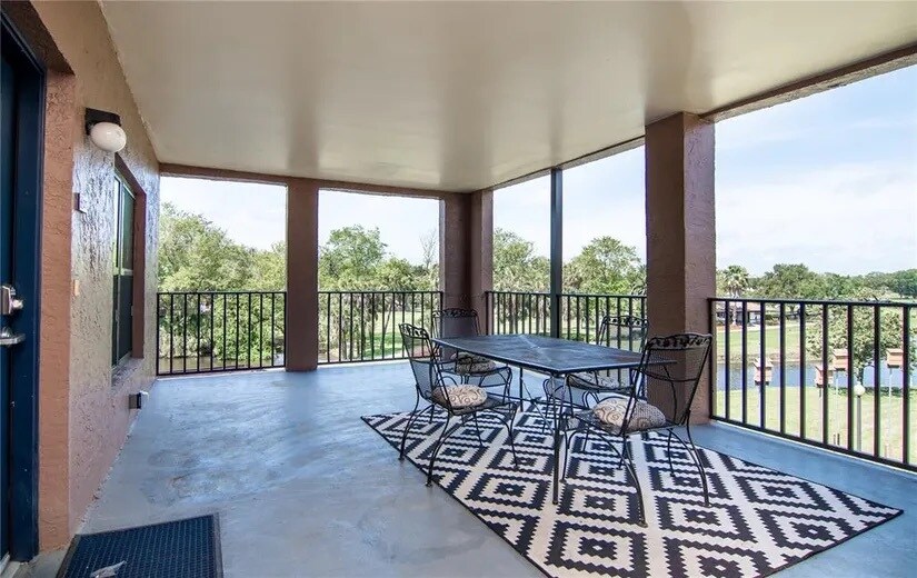 Building Photo - 6100 Gulfport Blvd S