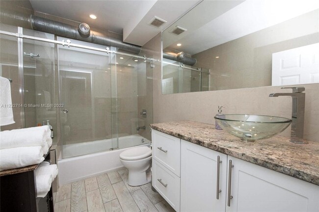 Building Photo - 524 NW 35th St