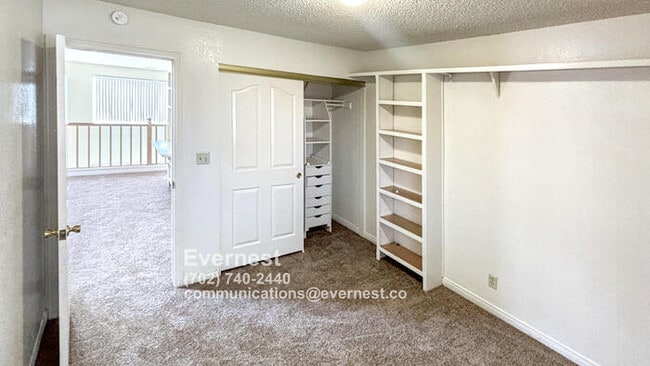 Building Photo - Spacious 4-Bedroom Home in a Great Locatio...