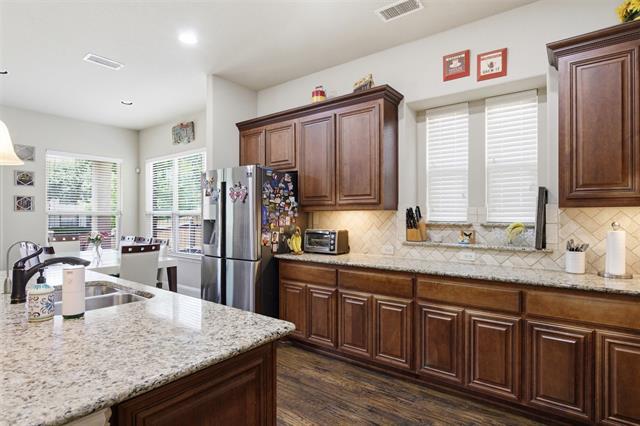 Building Photo - 2304 Lynbridge Cir
