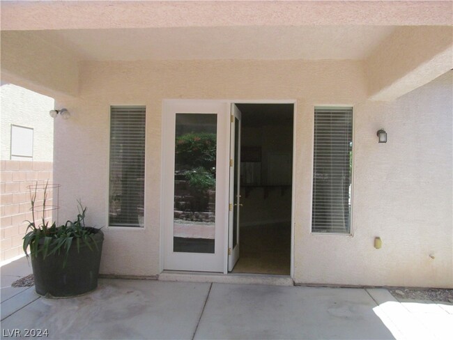 Building Photo - 7225 Fern Meadow St