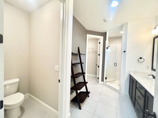 Building Photo - 113 Kailyn Ct