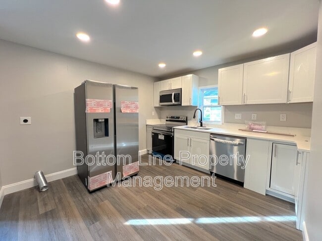 Building Photo - 613 Dr M.L.K. Jr. Way