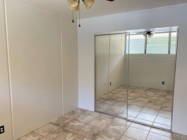 Building Photo - 2 Bedroom/1 Bath/1 parking Cathedral Point...