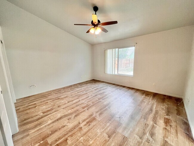 Building Photo - Charming 4 Bedroom, 2 Bath Home in a Quiet...