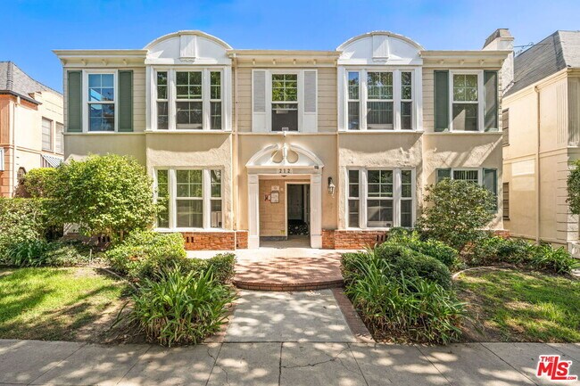 Primary Photo - 212 S Reeves Dr