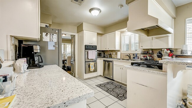 Building Photo - 12703 Rocky Meadow Dr
