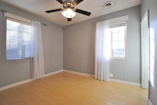 Building Photo - 1041 Bonneville Ave
