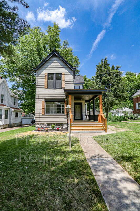 Building Photo - 3020 Daytona Ave