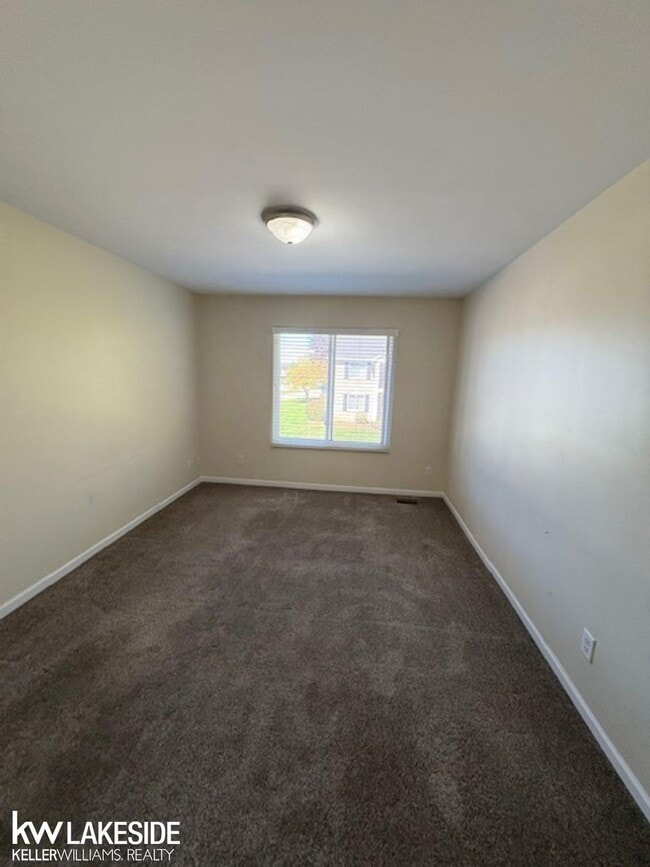 Building Photo - 14231 Ivanhoe Dr
