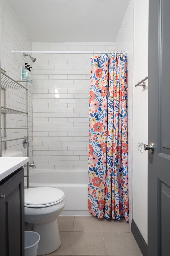 Building Photo - 201 S Chaparral St