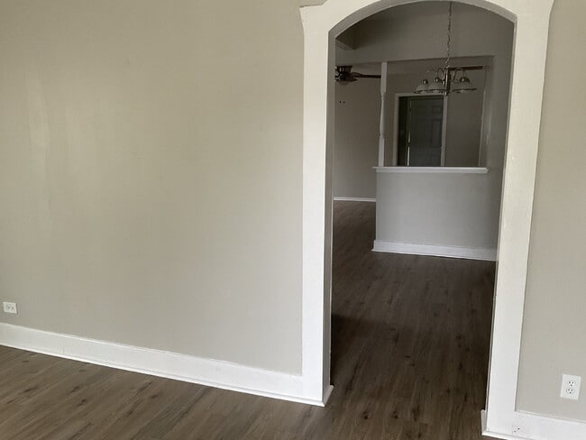Building Photo - 811 Rivas St