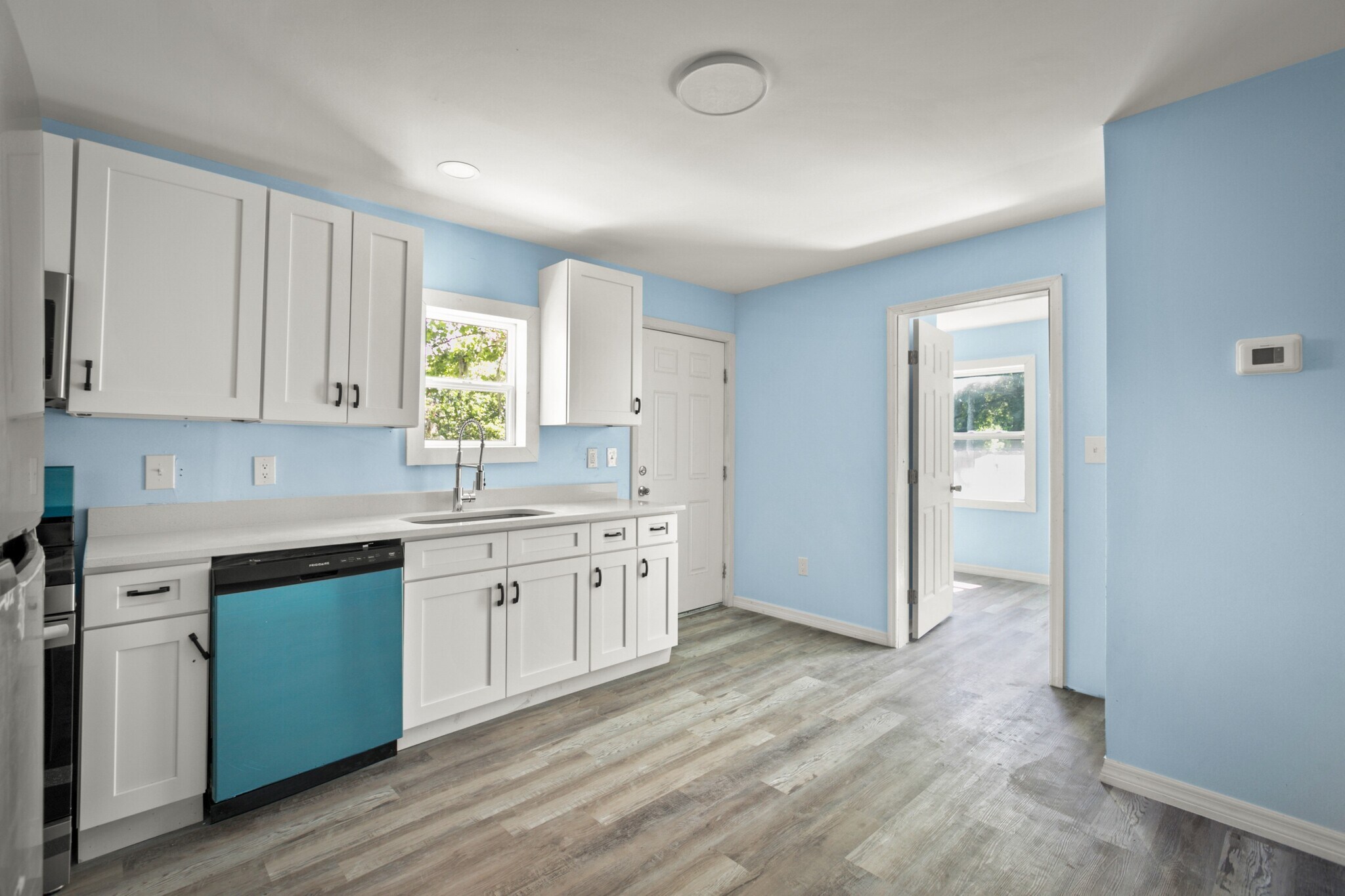 Building Photo - 260 Vernis Ave