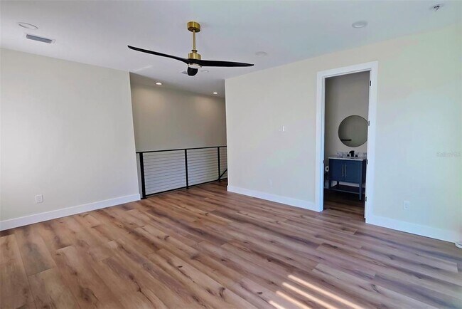 Building Photo - 1156 Cocoanut Ave