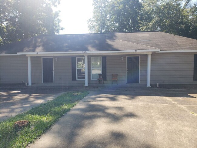 Building Photo - 2109 1st Ave