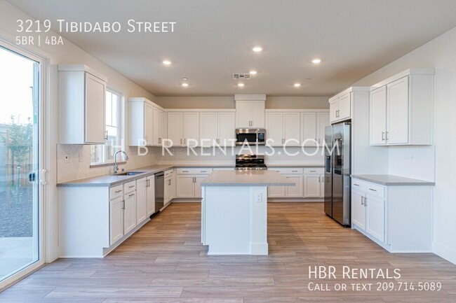 Building Photo - BRAND NEW CONSTRUCTION: Spacious 5-Bed San...