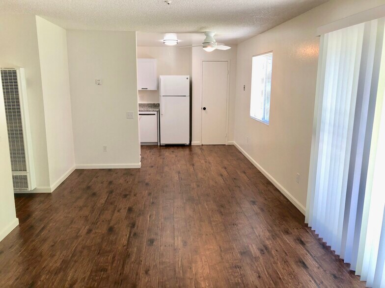 Building Photo - 810 Carlita Cir