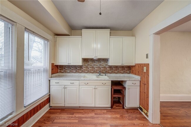 Building Photo - 37948 Barnes Ct