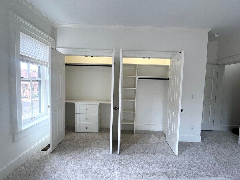 Building Photo - 672 Mohawk St