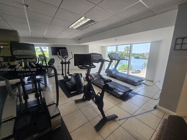 Building Photo - 2401 Collins Ave