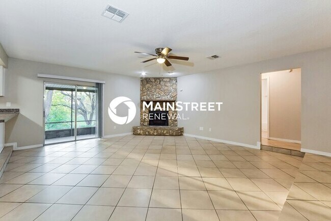 Building Photo - 3 Bedroom Pet-Friendly Home in ORLANDO, FL...