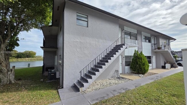 Building Photo - 13231 SW 17th Ln