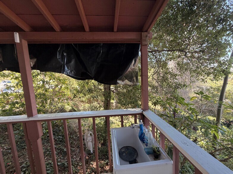 Building Photo - 1946 Monte Vista Dr