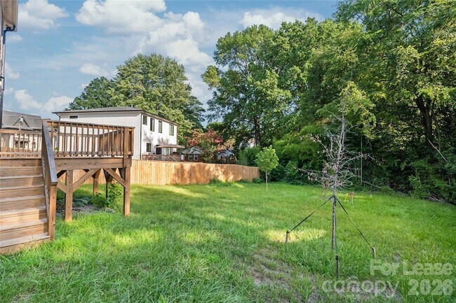 Building Photo - 3905 Plainview Rd