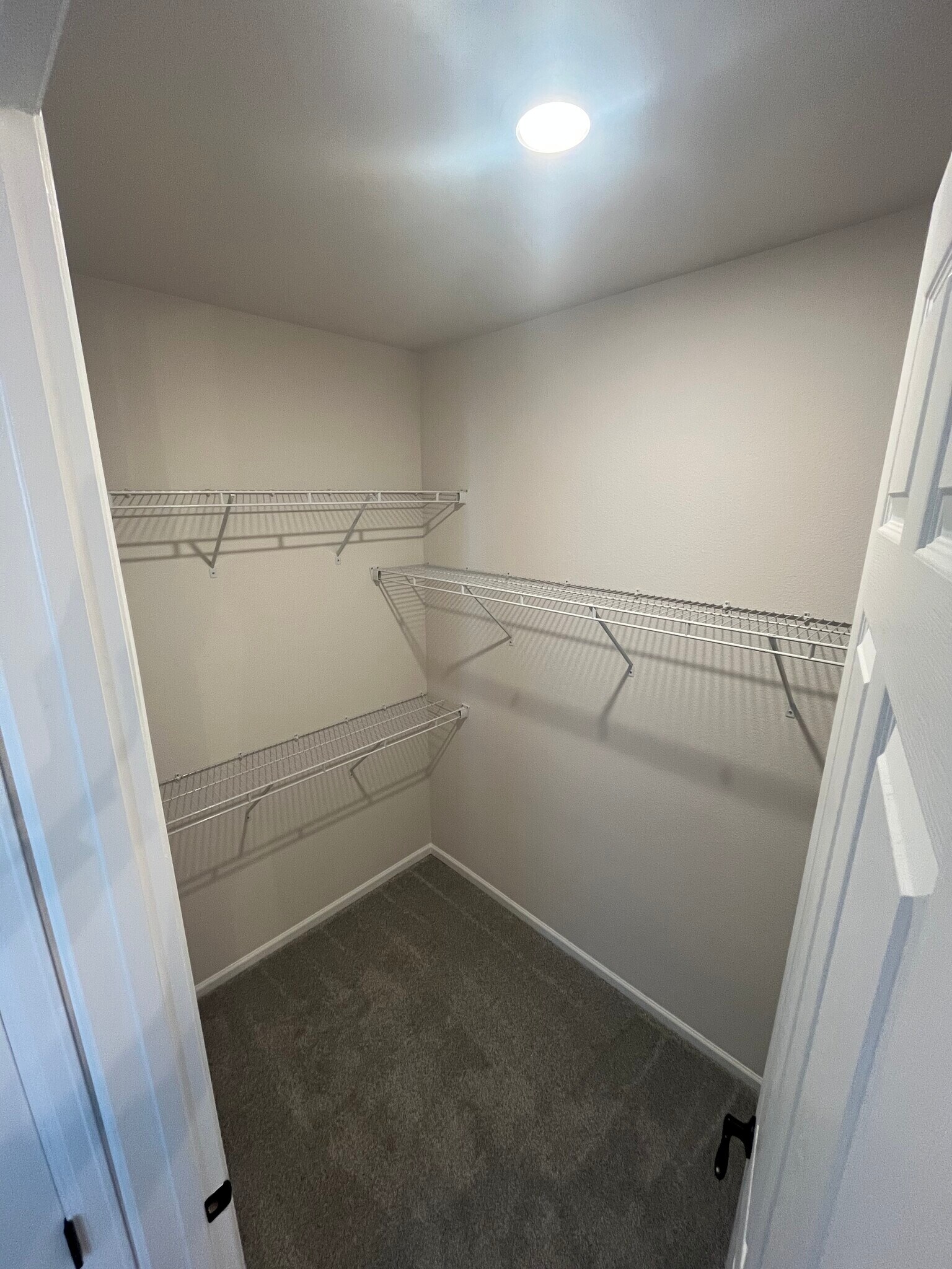 Walk-in closet - 8916 Snake River St